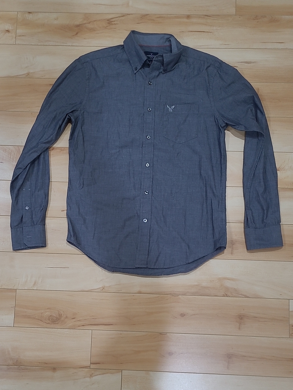 American Eagle Outfitters Men's Size Small Charcoal Button-Down Shirt